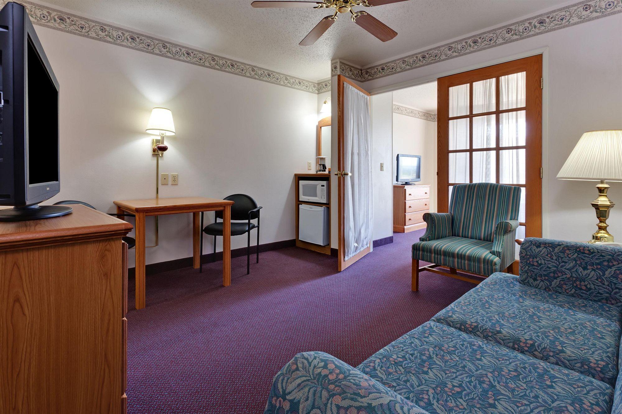 הורסהדס Country Inn & Suites By Radisson, Big Flats מראה חיצוני תמונה