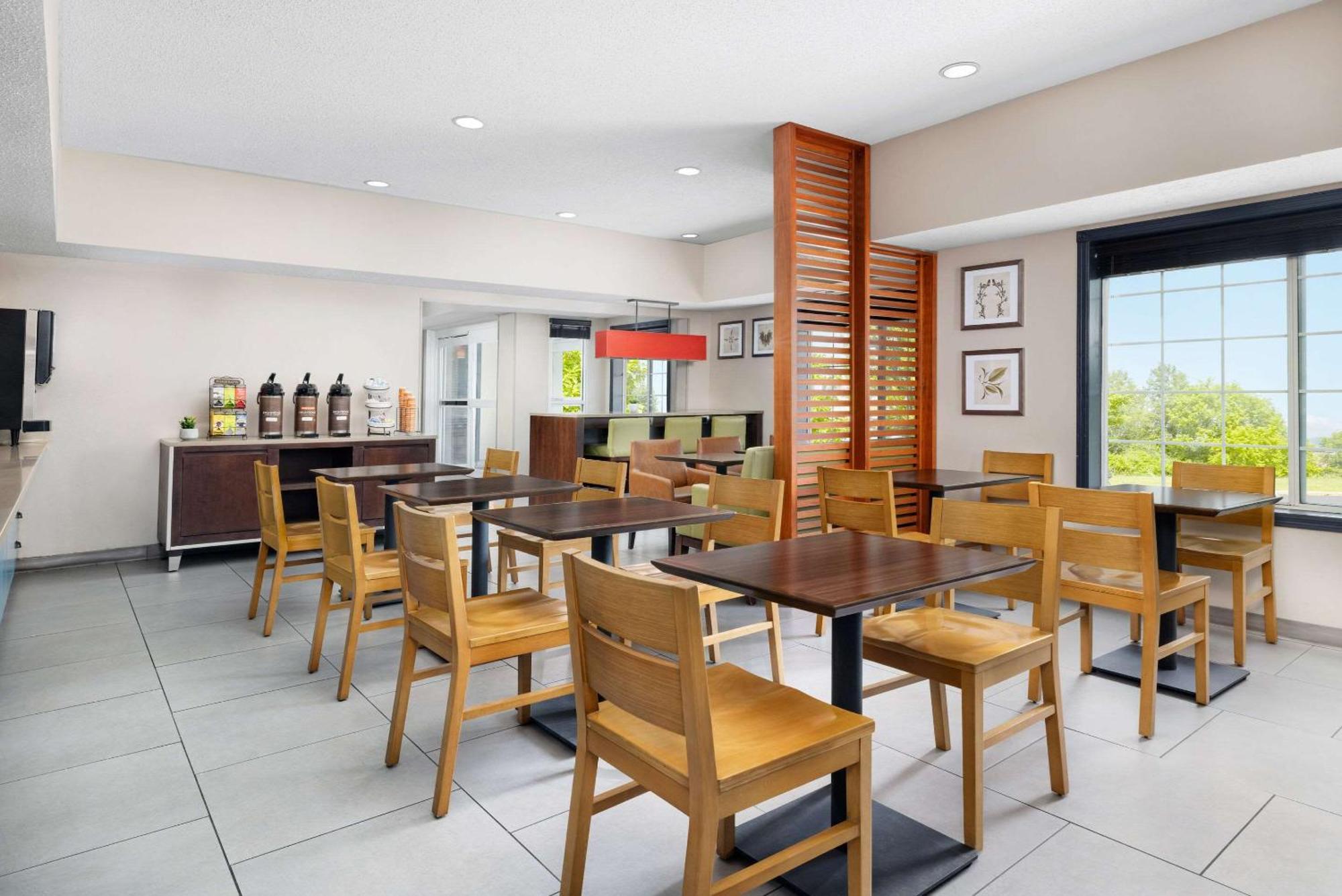 הורסהדס Country Inn & Suites By Radisson, Big Flats מראה חיצוני תמונה
