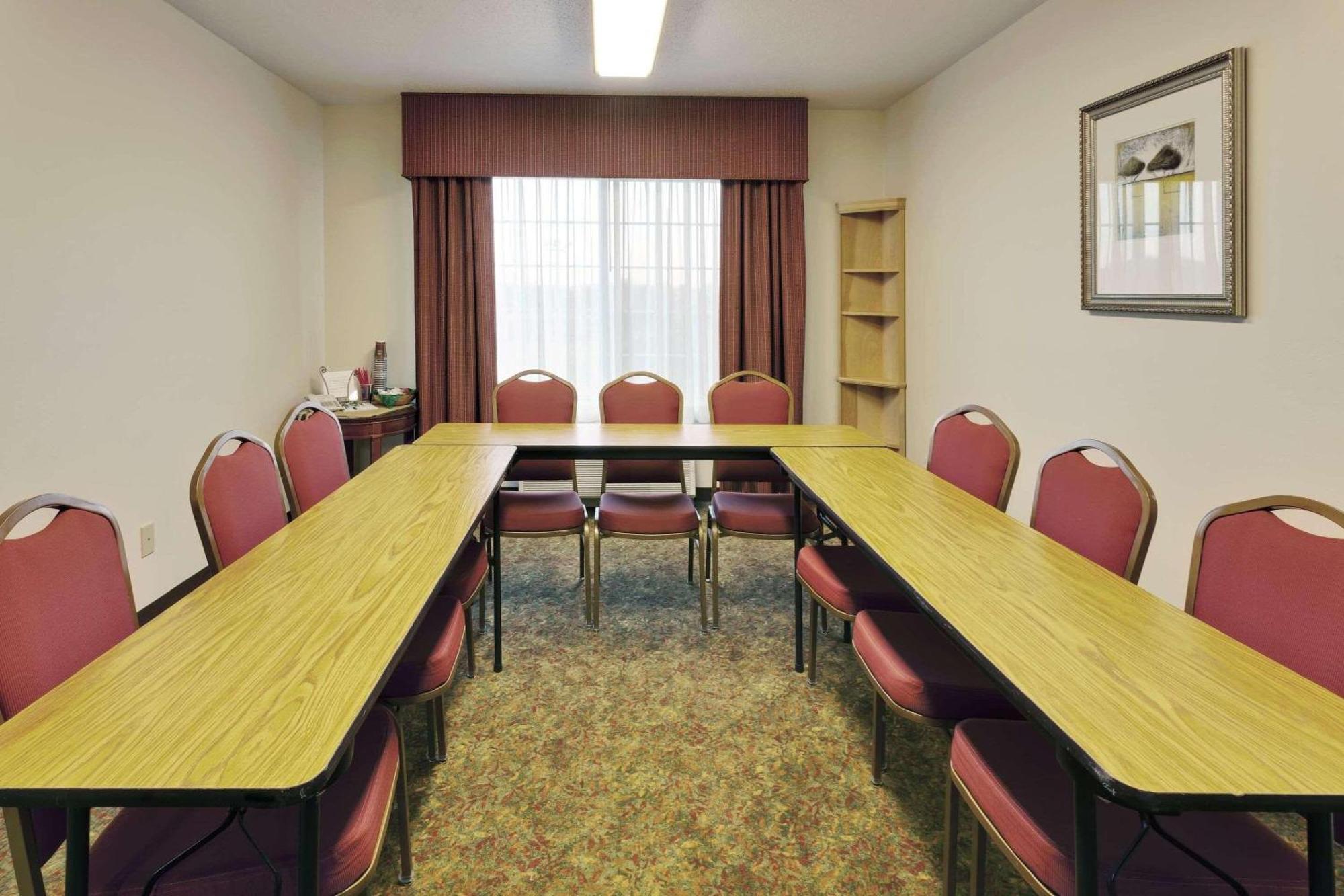 הורסהדס Country Inn & Suites By Radisson, Big Flats מראה חיצוני תמונה